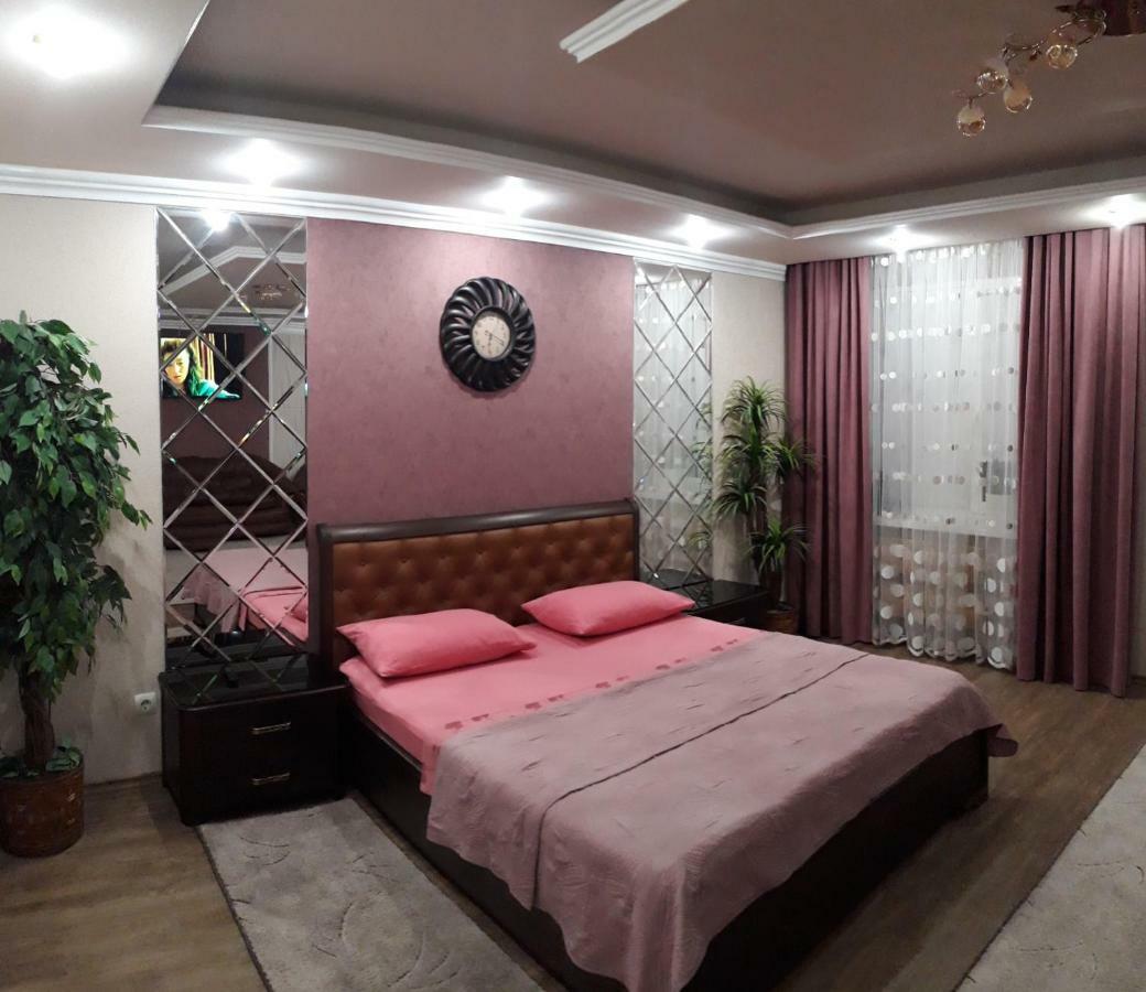 Apartment In A New House Кременчук Екстер'єр фото